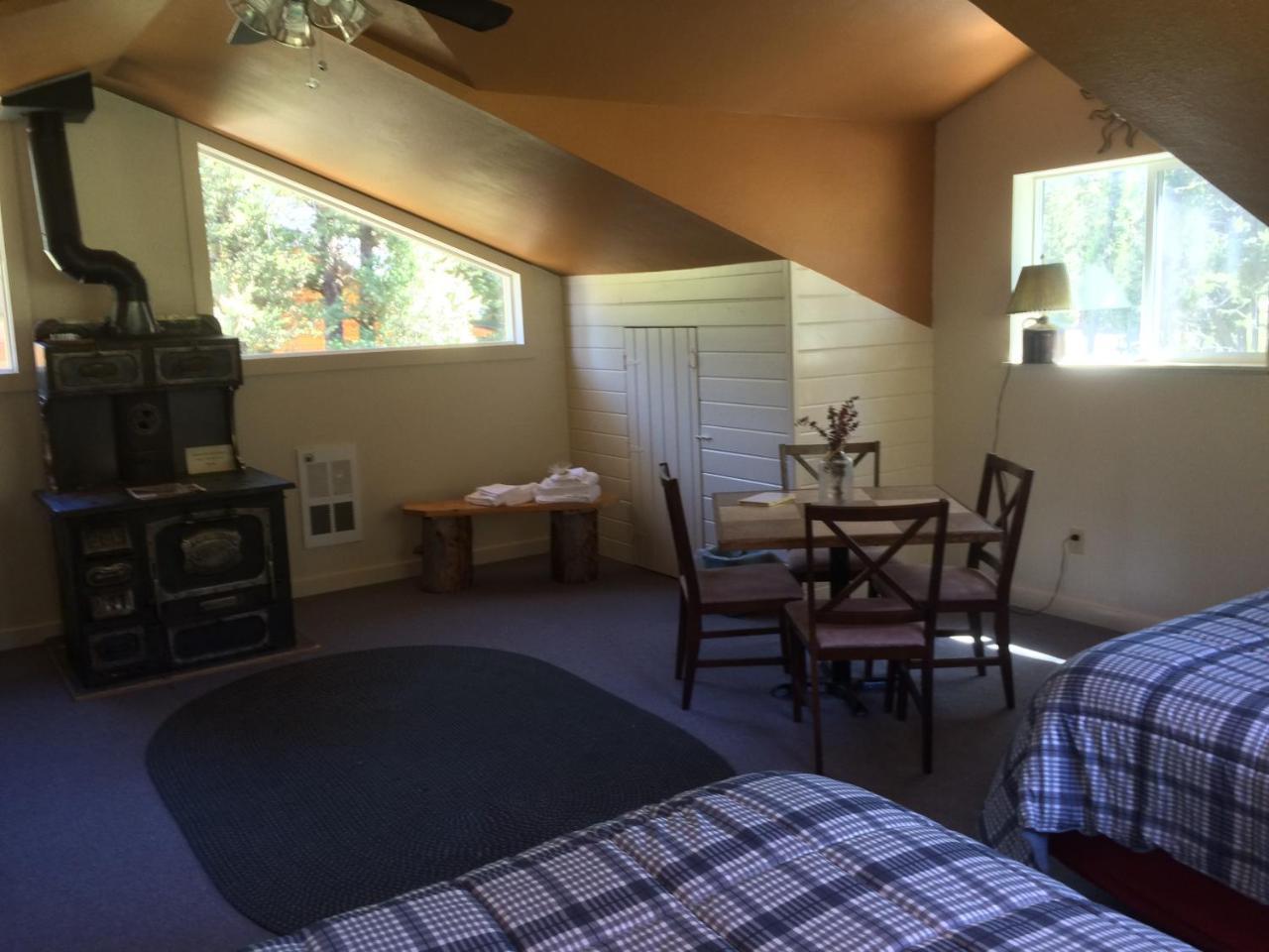Boulder Creek Lodge Maxville Extérieur photo